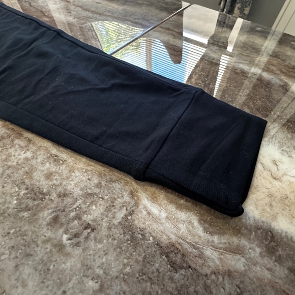 NWT Women Black Leggings W/Front Pockets- Recreation Thread & Supply- Exercise - Picture 3 of 8